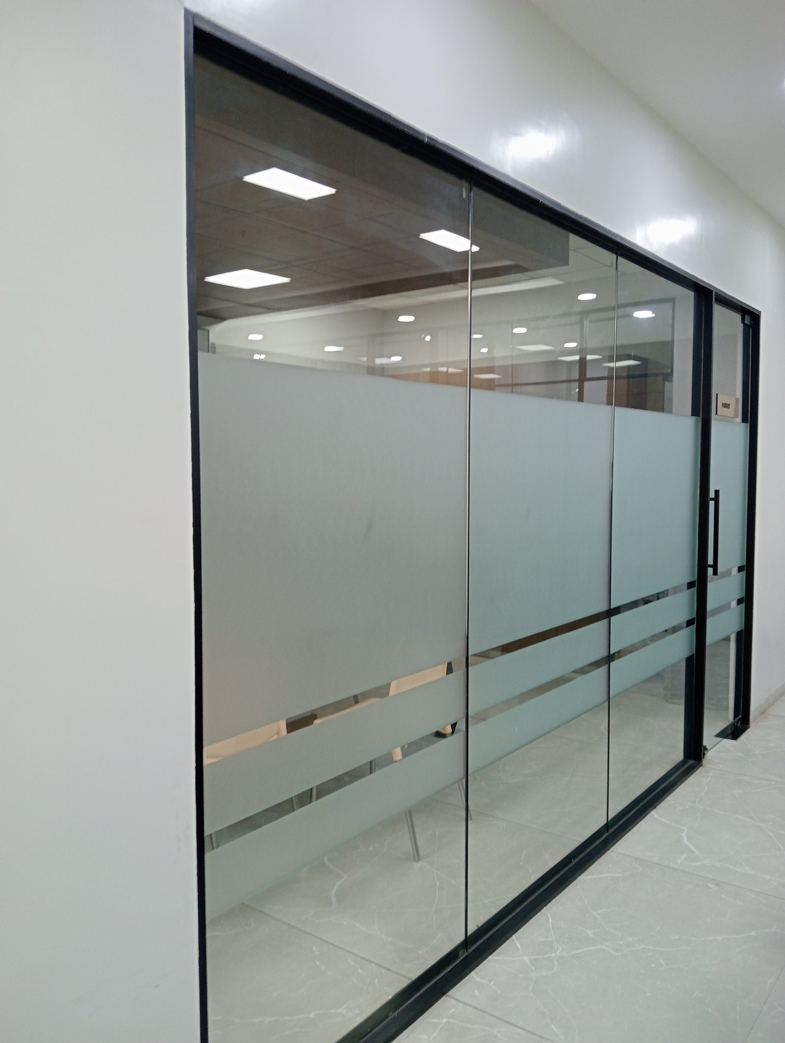 VP-SG-100 Glass Partition